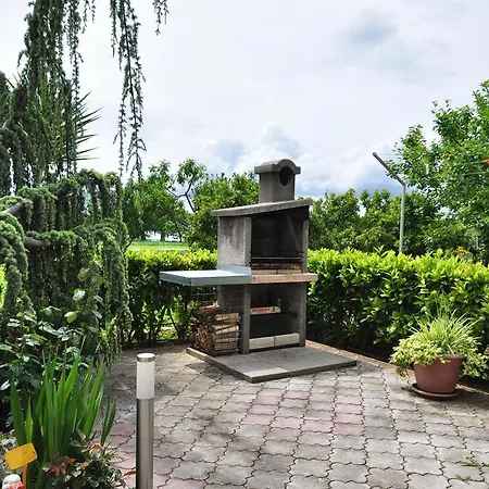 Apartment Mz Seget Donji